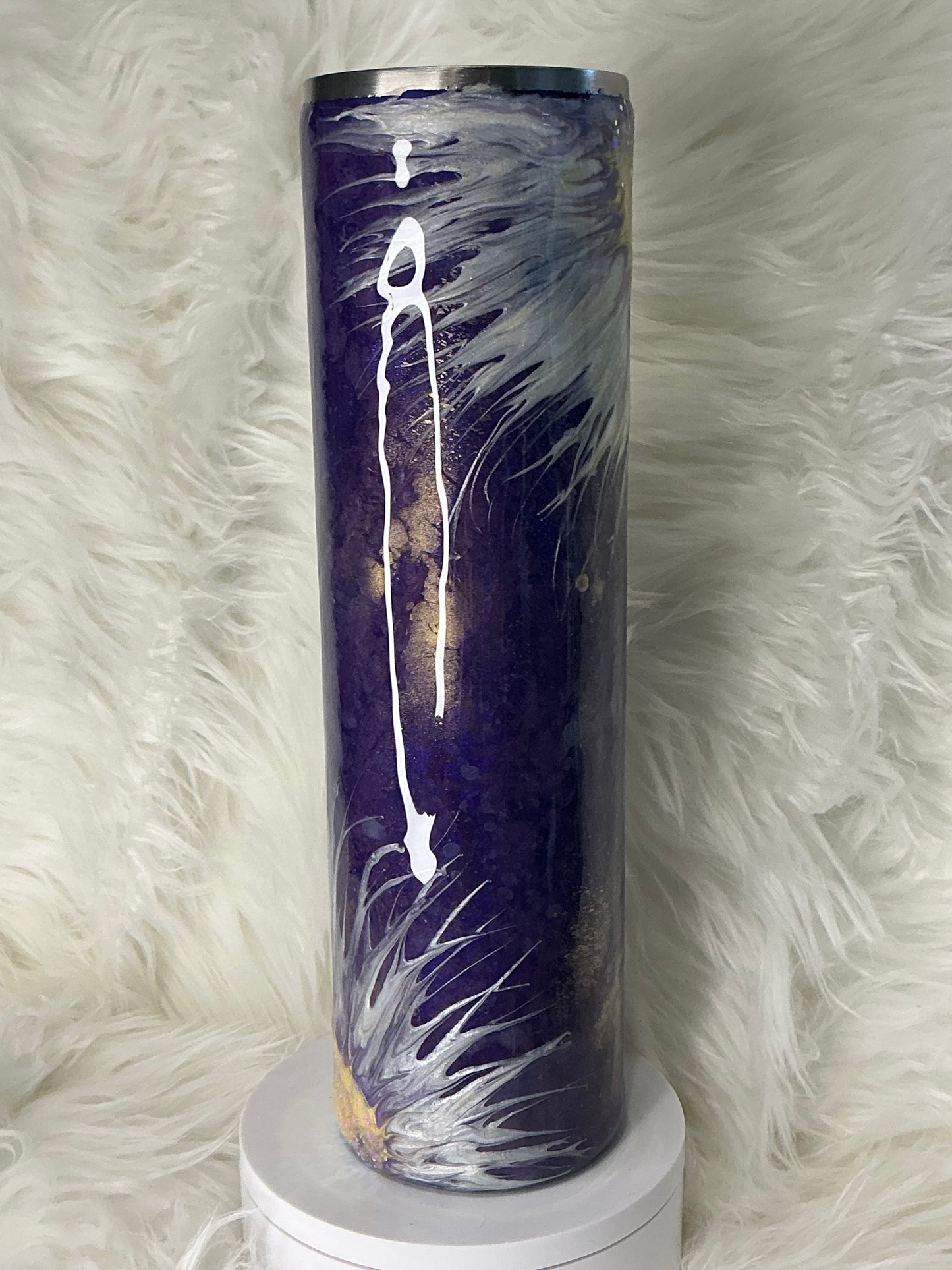 681. 32 oz Plump with a Purple Patina & Flowers