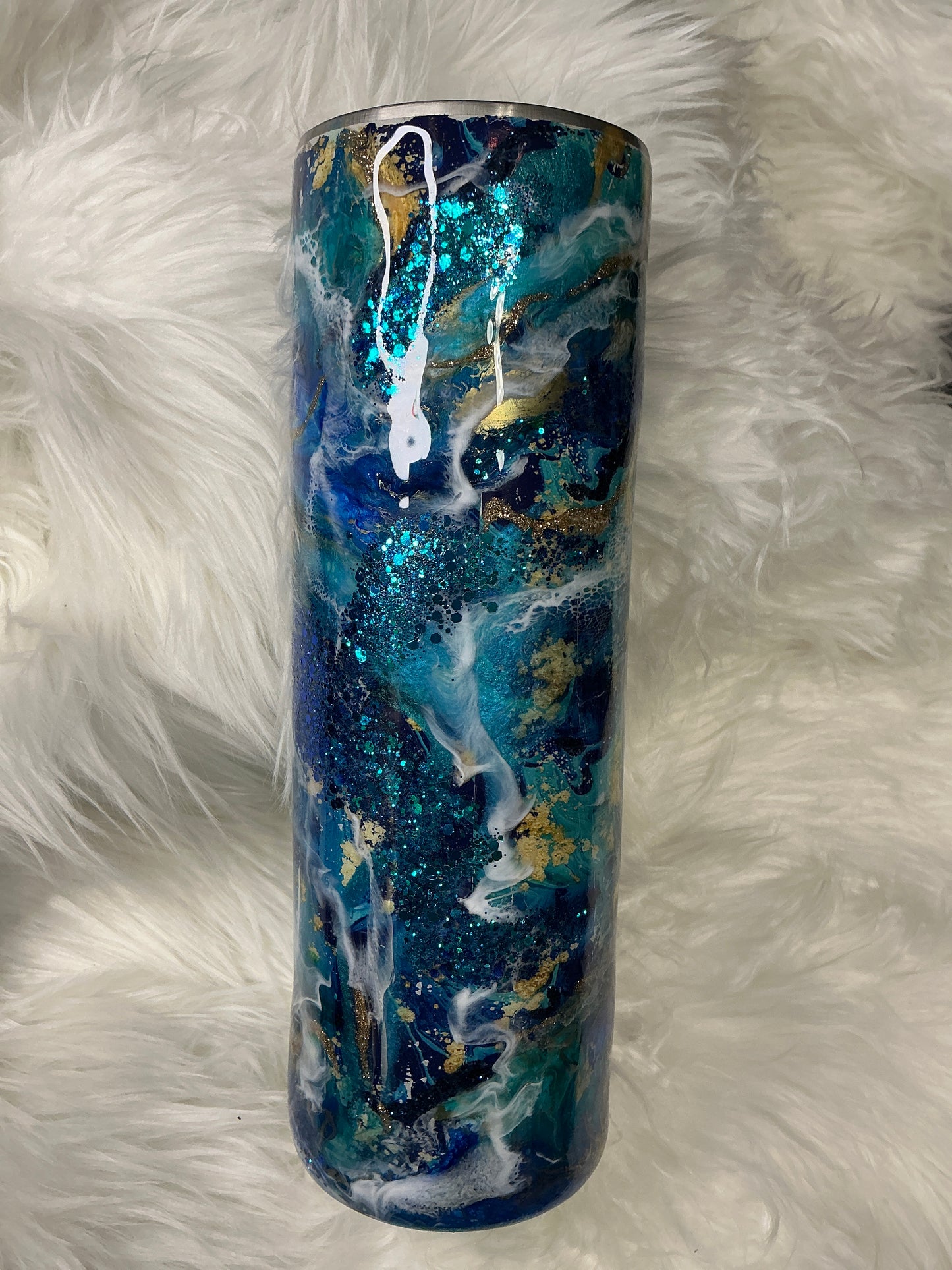 #607 30 oz Skinny with an Ink Swirl on an Underwater Foil Base