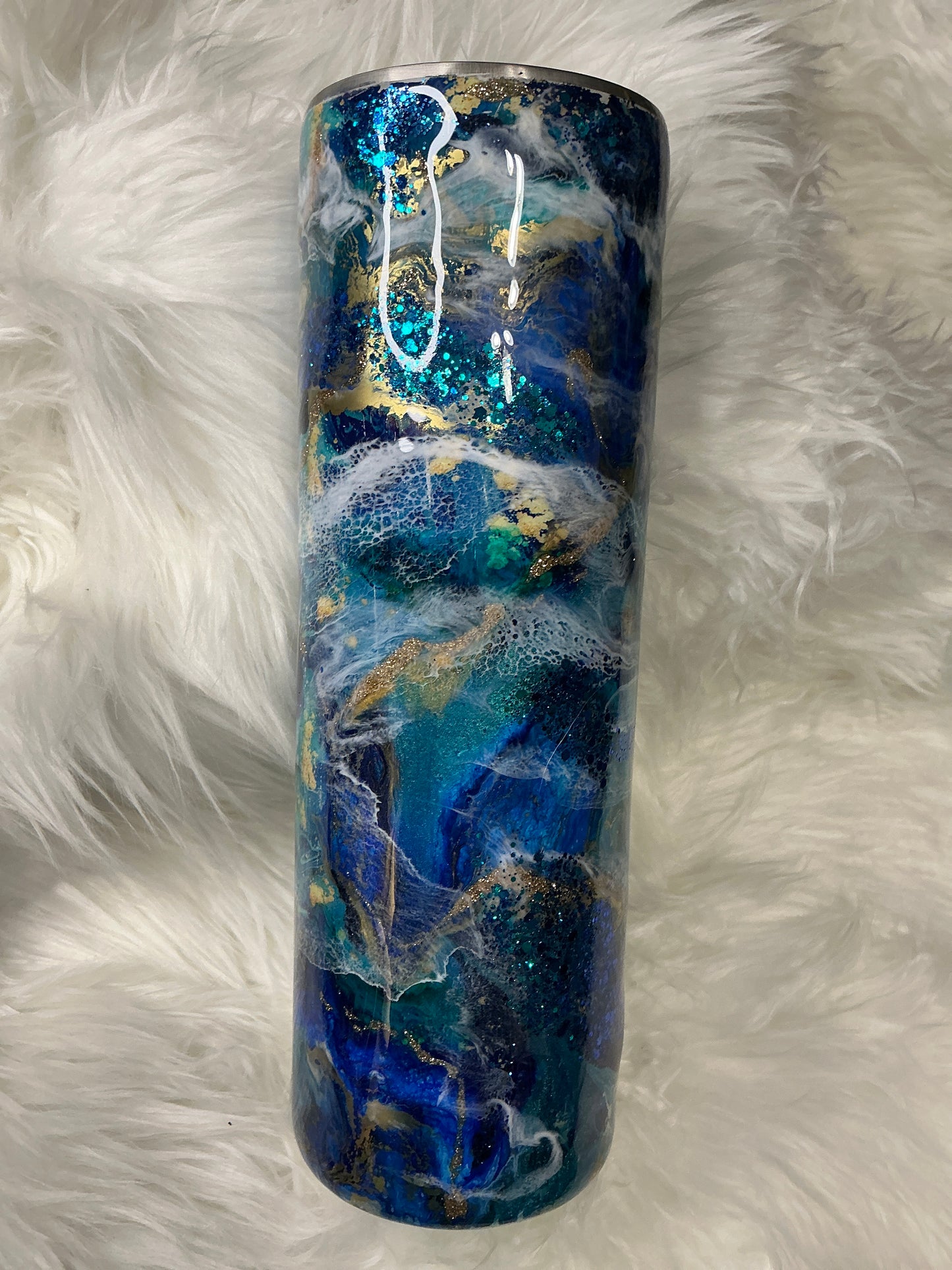 #607 30 oz Skinny with an Ink Swirl on an Underwater Foil Base