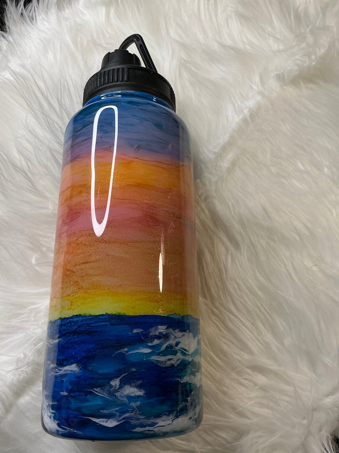 #636 32oz Hydro with a Lighthouse Hand Painted