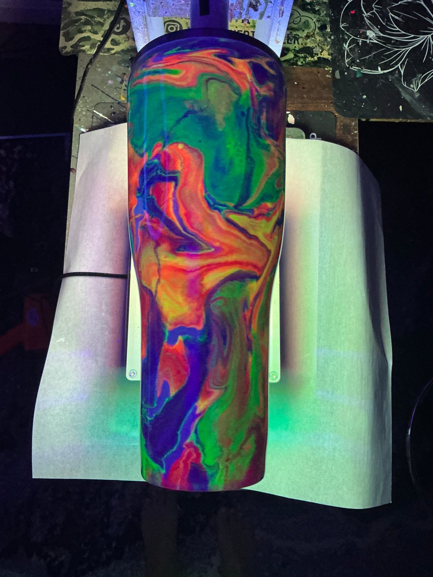 #684. 40 oz Modern Curve - Neon & GLOW Rack Em’ & Stack Em’
