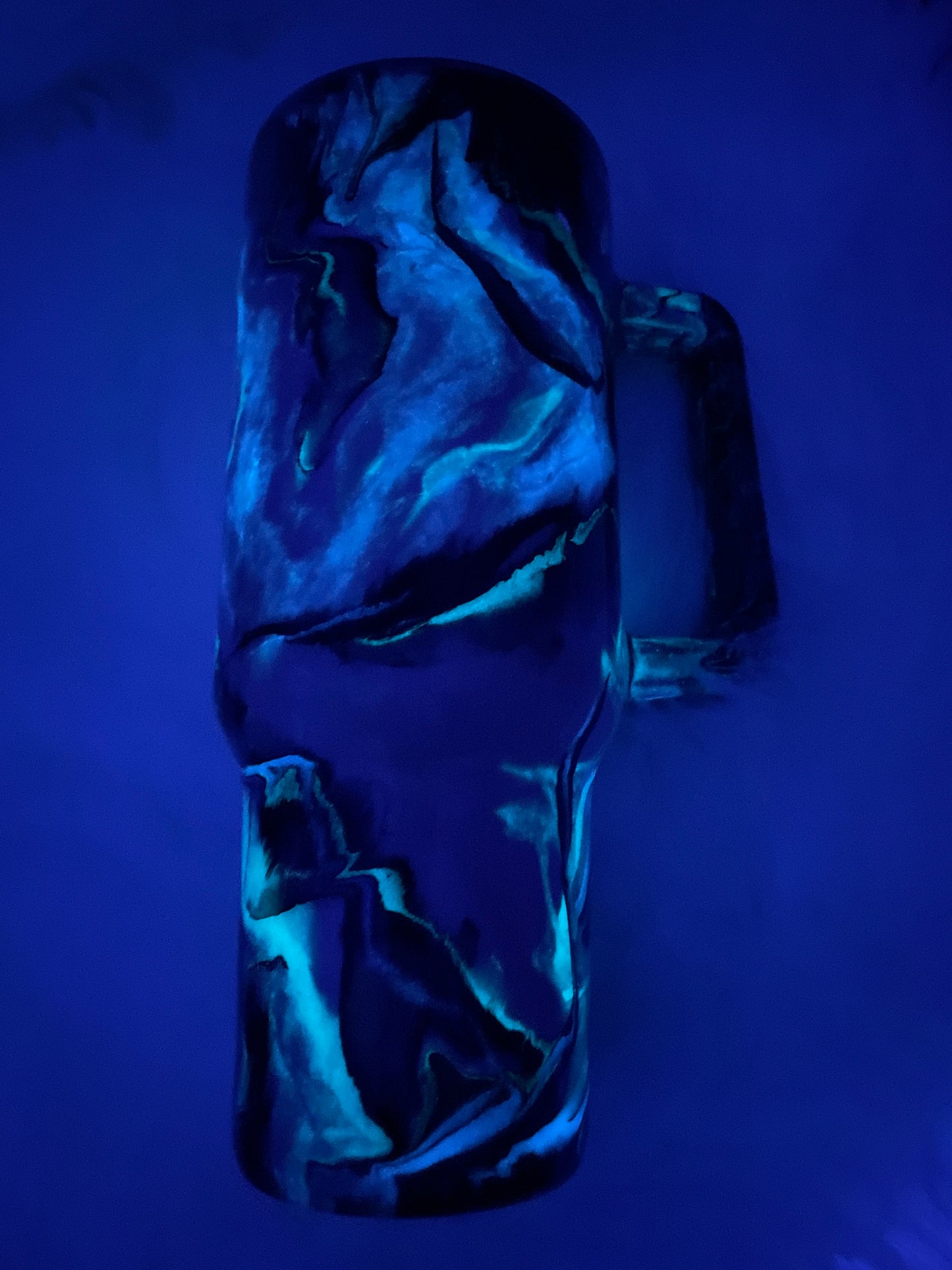 #617. 40 oz Traveler Shovonn Opal