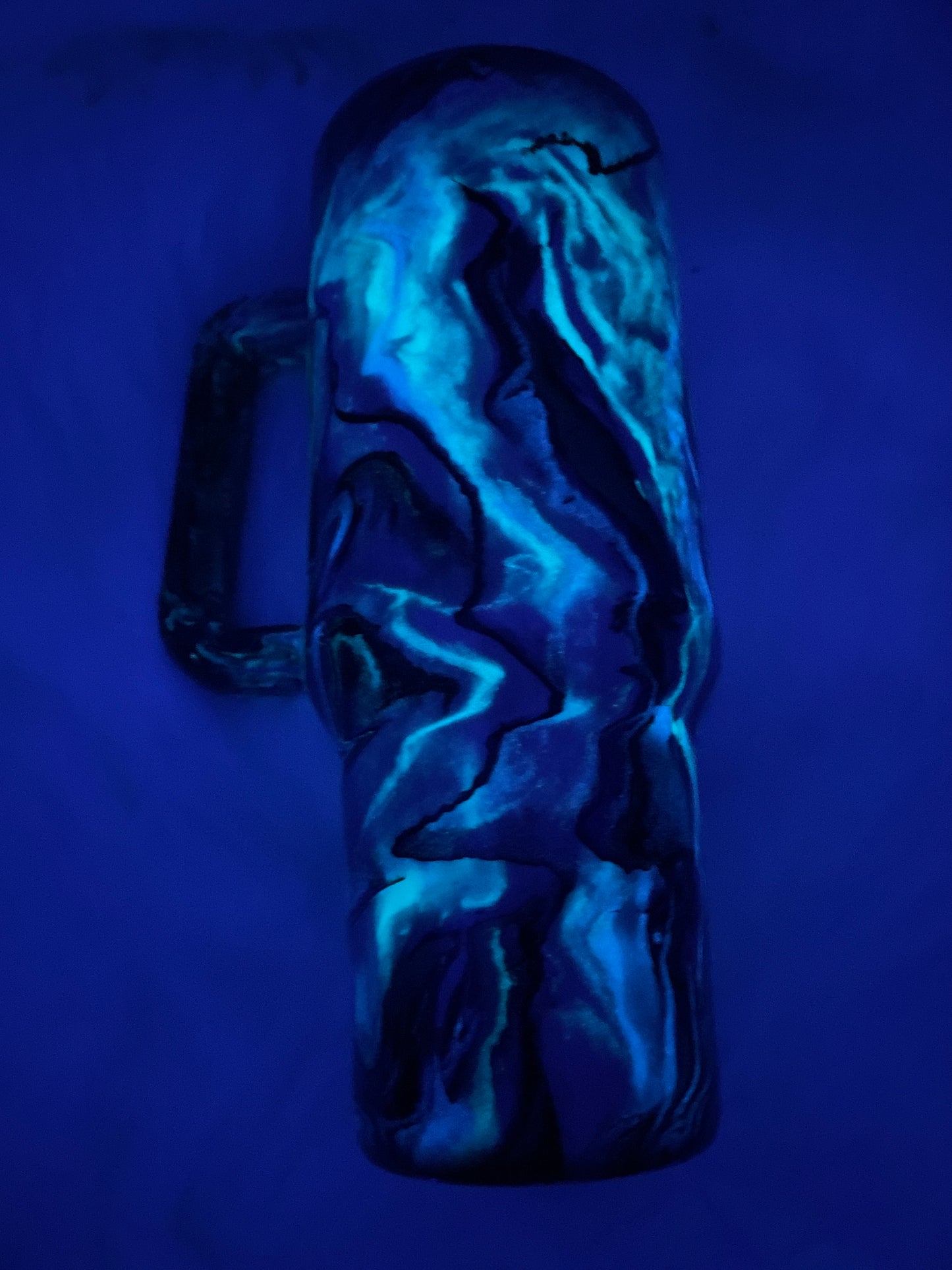 #617. 40 oz Traveler Shovonn Opal