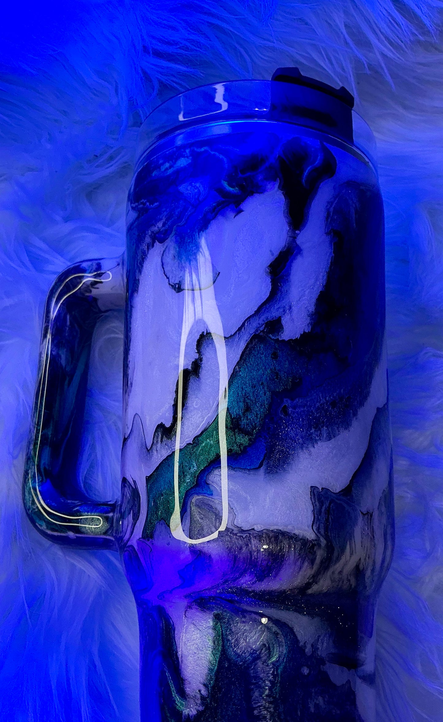 #677. 40 oz Traveler Shovonn Opal with GLOW