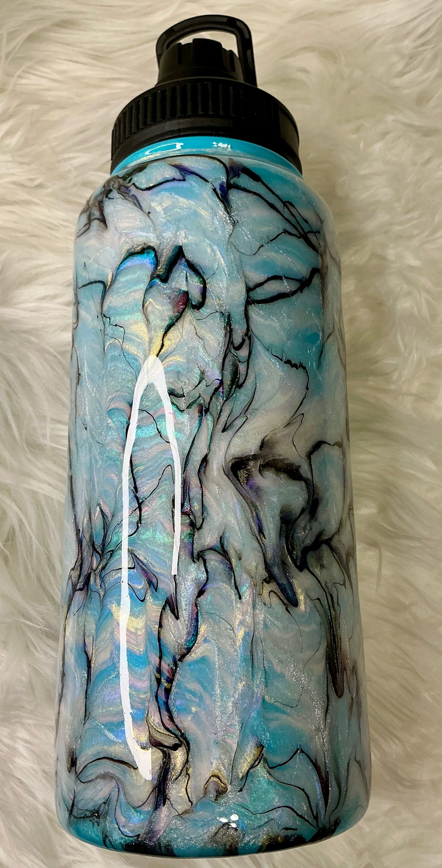 #675. 32 oz Hydro - Abalone in Pastels on a Teal Base