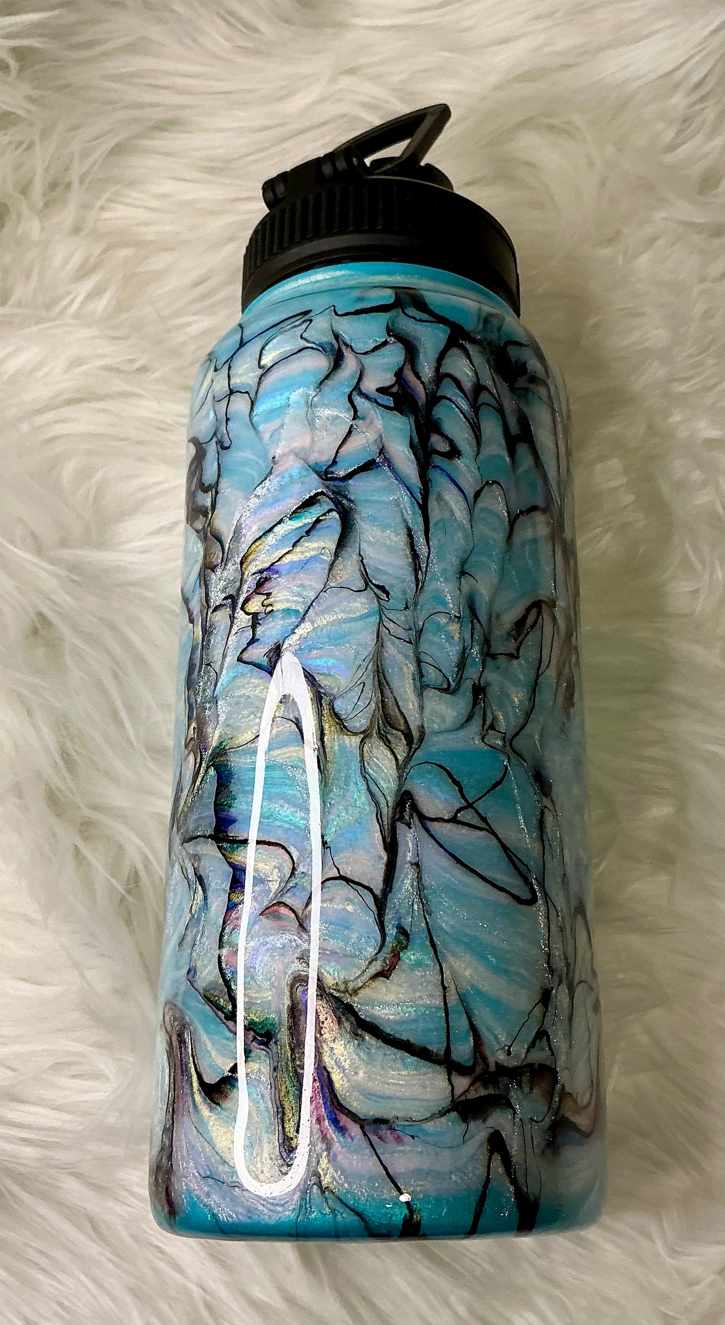 #675. 32 oz Hydro - Abalone in Pastels on a Teal Base