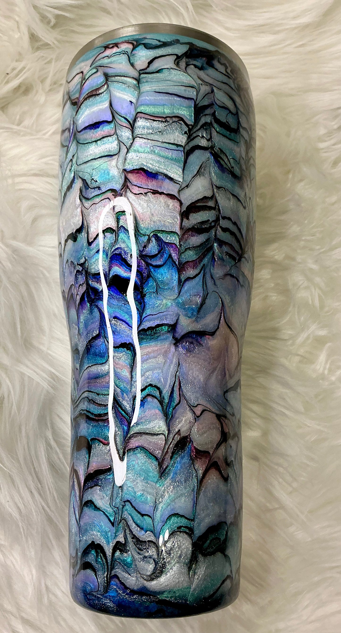 #676. 40 oz Modern Curve - Abalone Blurred Lines