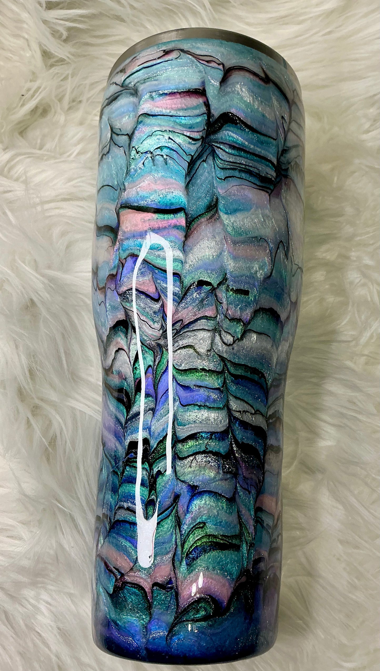 #676. 40 oz Modern Curve - Abalone Blurred Lines