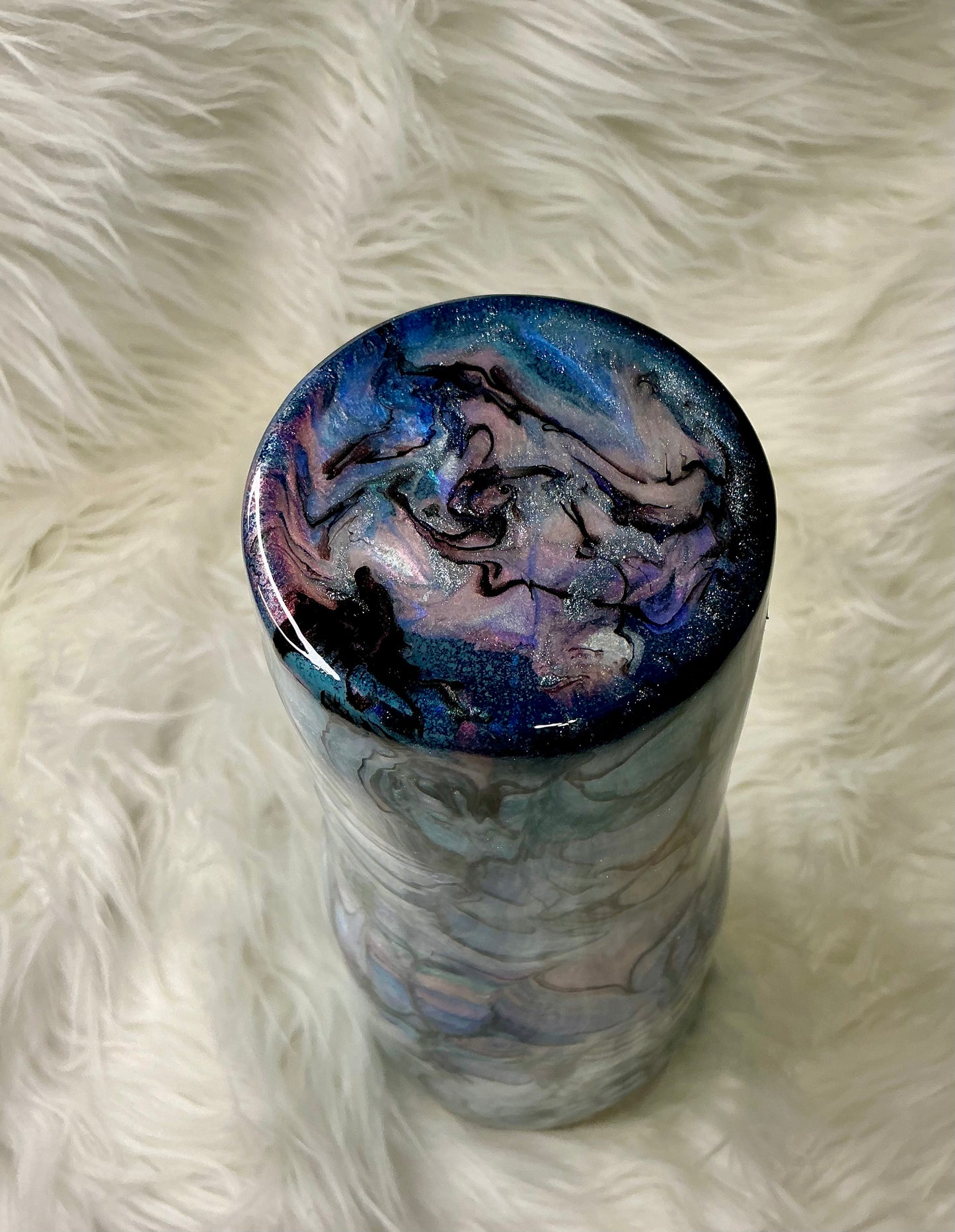 #676. 40 oz Modern Curve - Abalone Blurred Lines