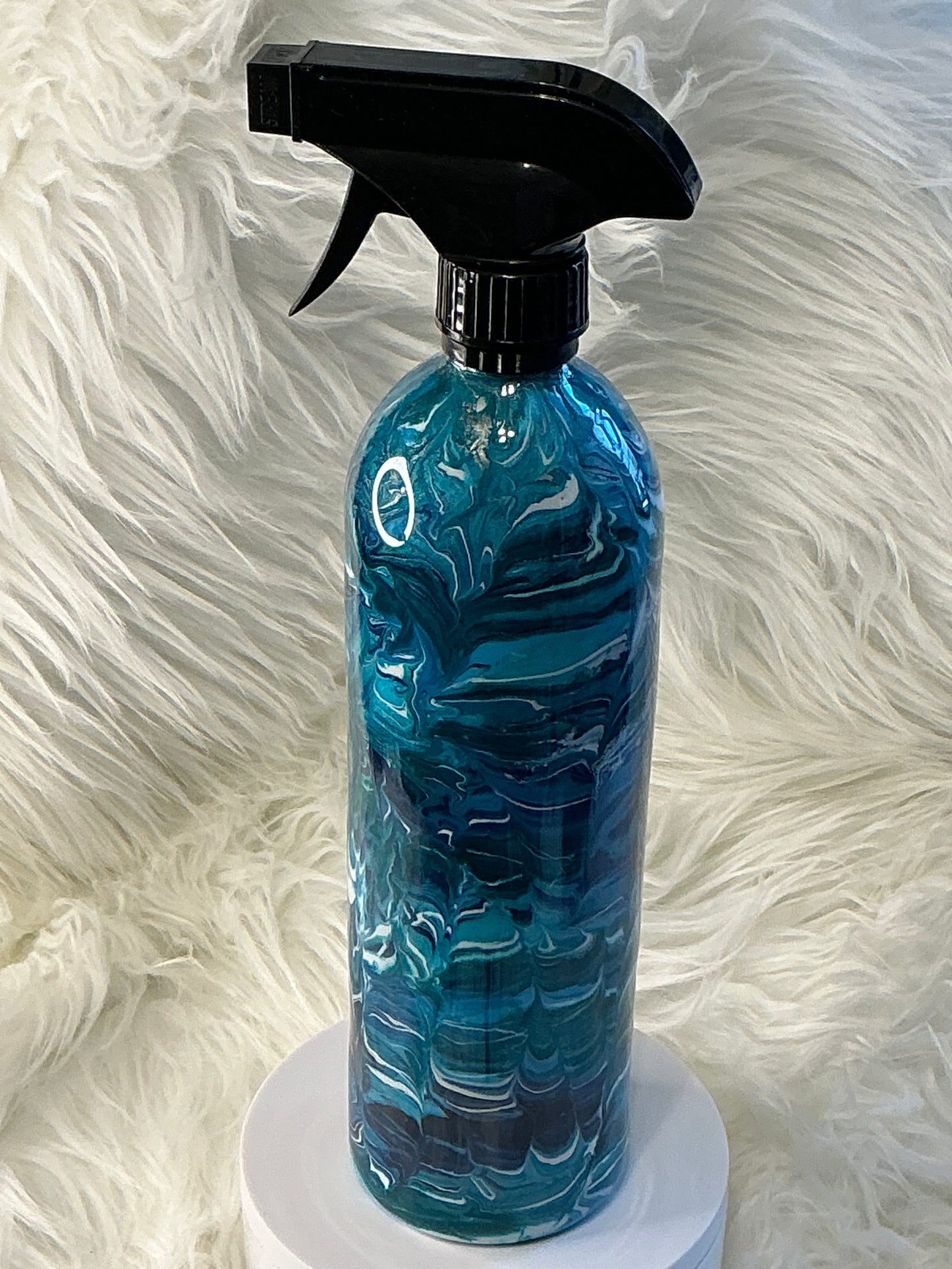 670. 20 oz Spray Bottle in Blues