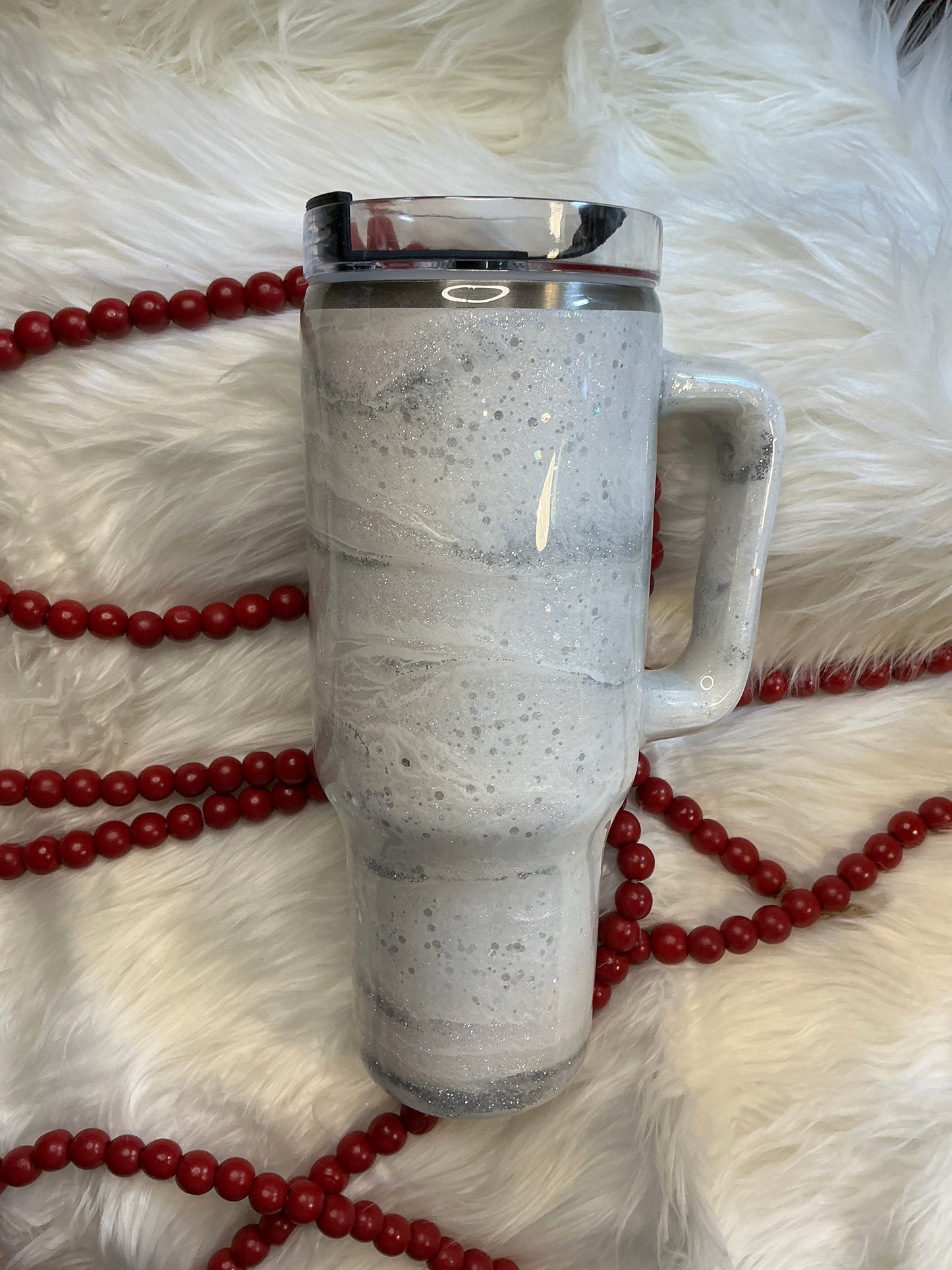 #3.  40 oz Traveler with a White Blurred Lines Technique