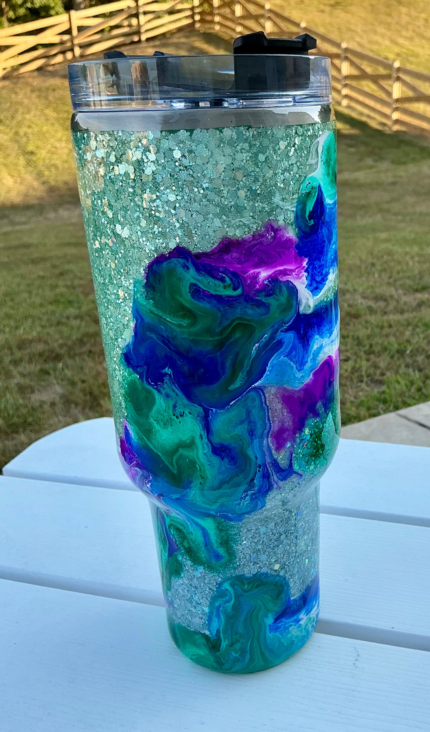 #714. 40 oz Glitter Hombre Base With Ink Swirl