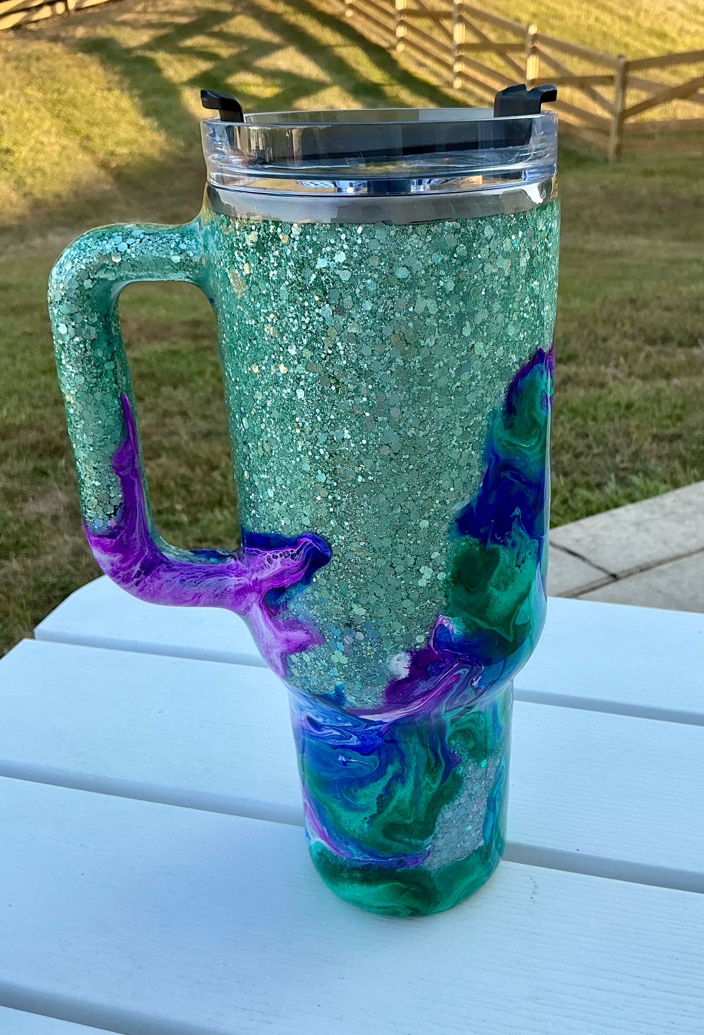 #714. 40 oz Glitter Hombre Base With Ink Swirl