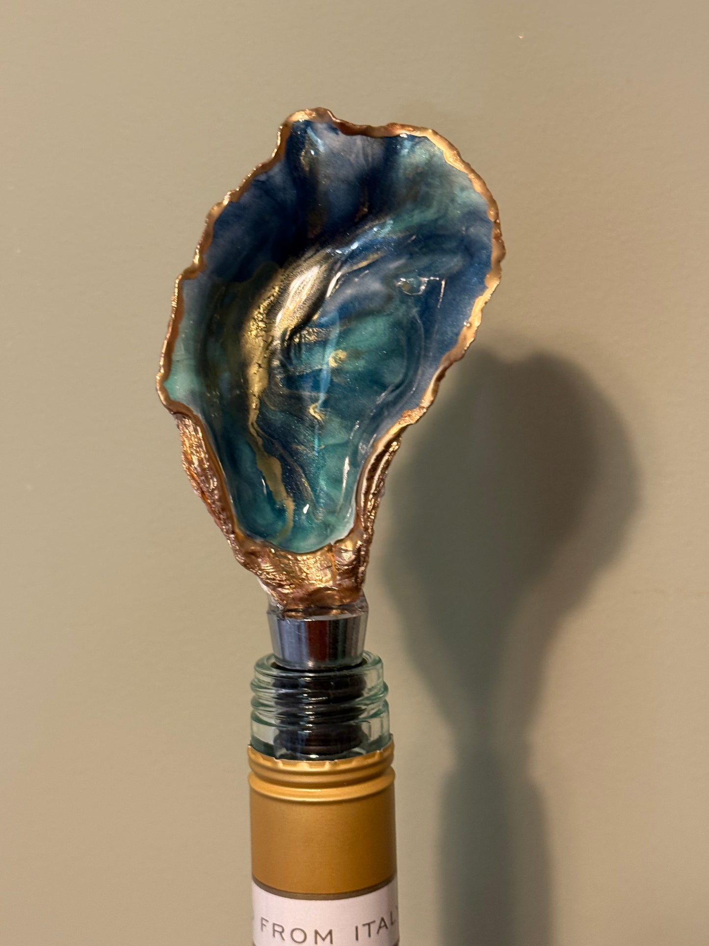 Wine Stopper - Oyster Shell w/ Blue & Green Ocean Theme