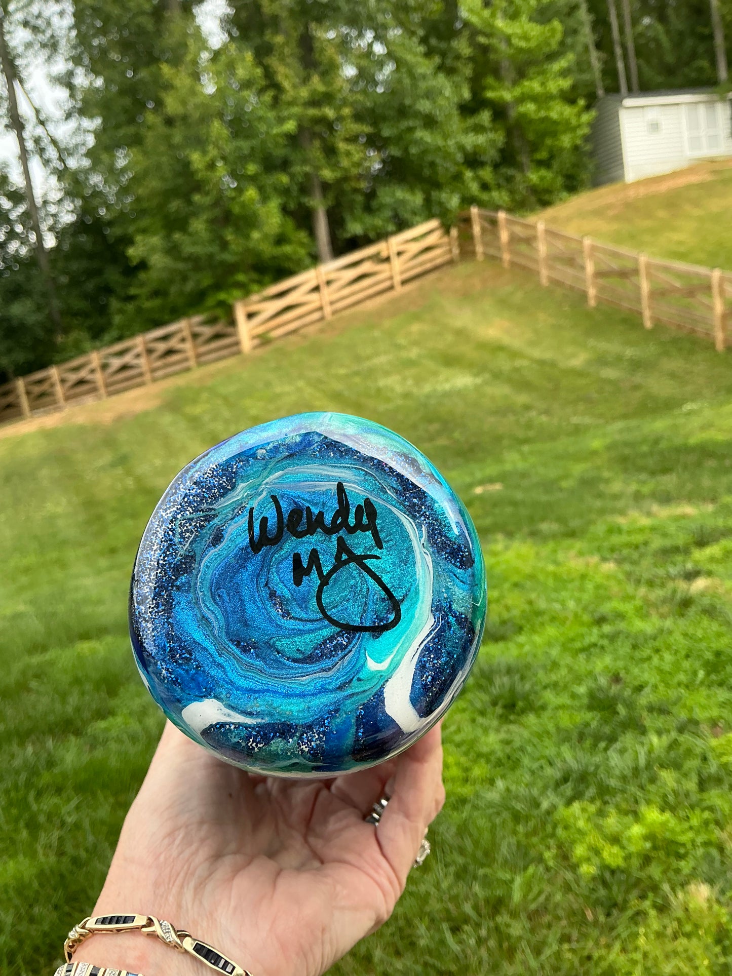 32 oz Tipsy Hydro Hombre Glitter Base with Blue Swirl &  Pinstripes