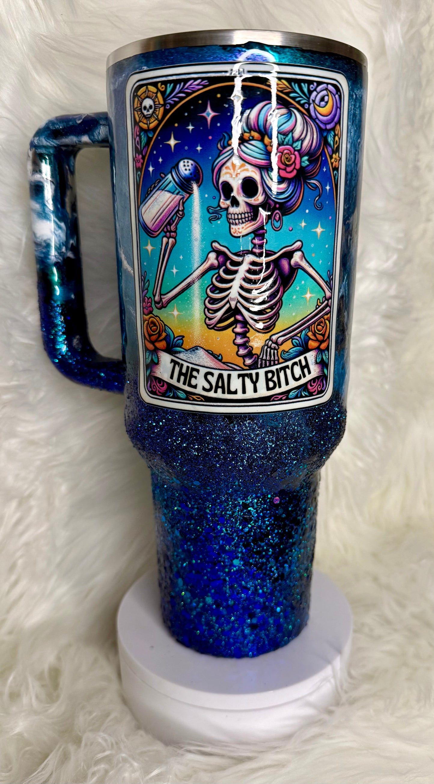 #709. 40 oz Traveler The Salty Bitch with a Glitter Hombre