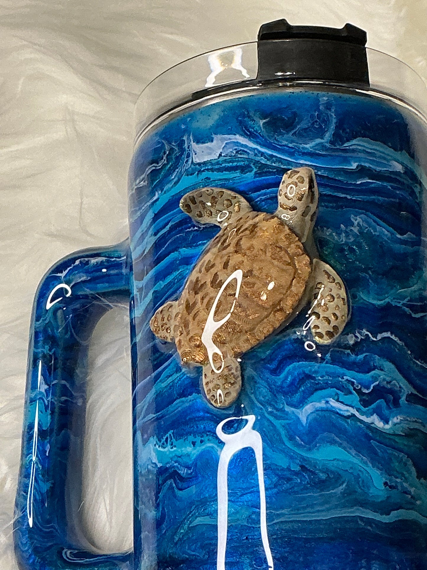 #654.   40 oz Traveler  Sea Turtles in 3-D